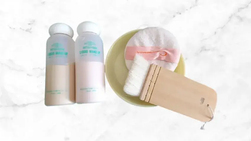 ブライダルヘアメイクで使う水化粧の化粧品と道具