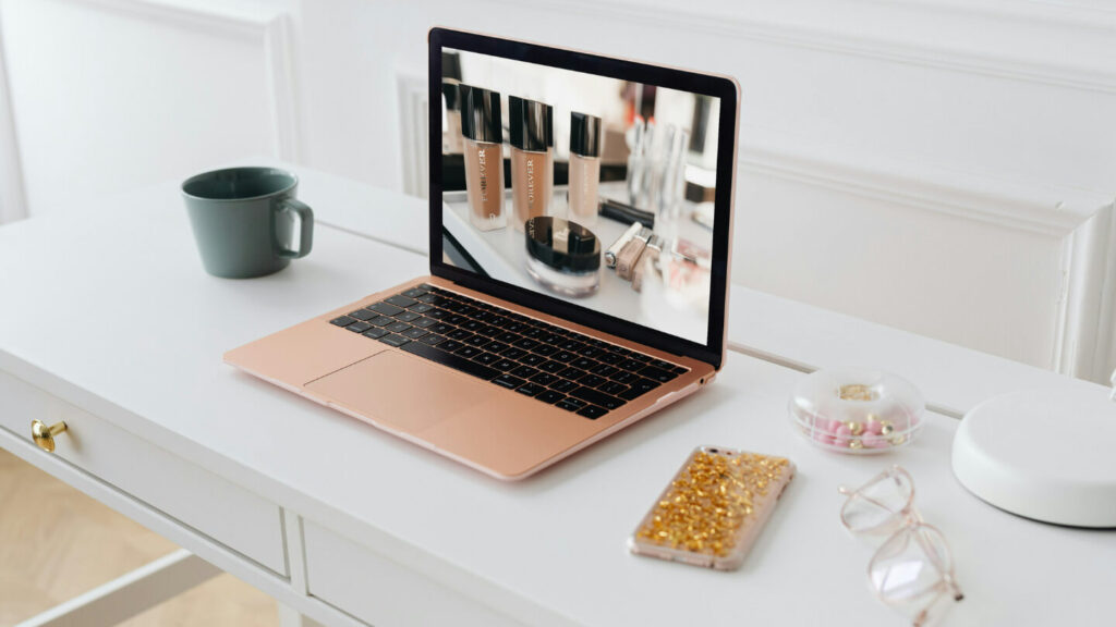 オンラインレッスン,ビデオ通話,ベースメイク,メイクレッスン,マンツーマンレッスン,関西,大阪 、堺,エマブール,AimaBle,イメージ画像